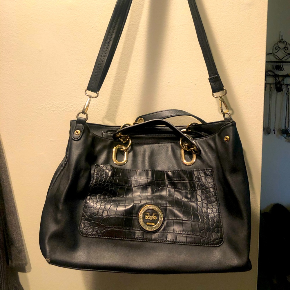 Knockoff Versace black shoulder bag
